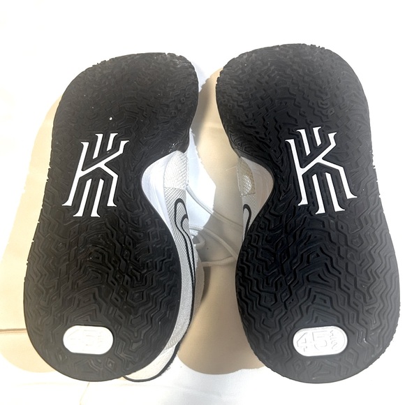 Nike Kyrie Infinity Basketball Shoes Lace Up Men’s White/Black Size 11.5 - Picture 3 of 15